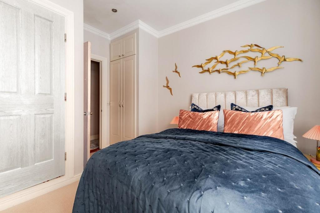 Revamped & Luxxe For Covent Garden Lovers! Adorable City Home For Families & Friends Londen Buitenkant foto