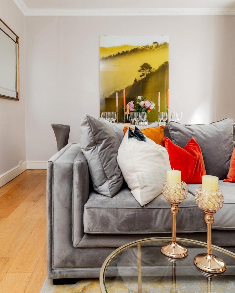 Revamped & Luxxe For Covent Garden Lovers! Adorable City Home For Families & Friends Londen Buitenkant foto
